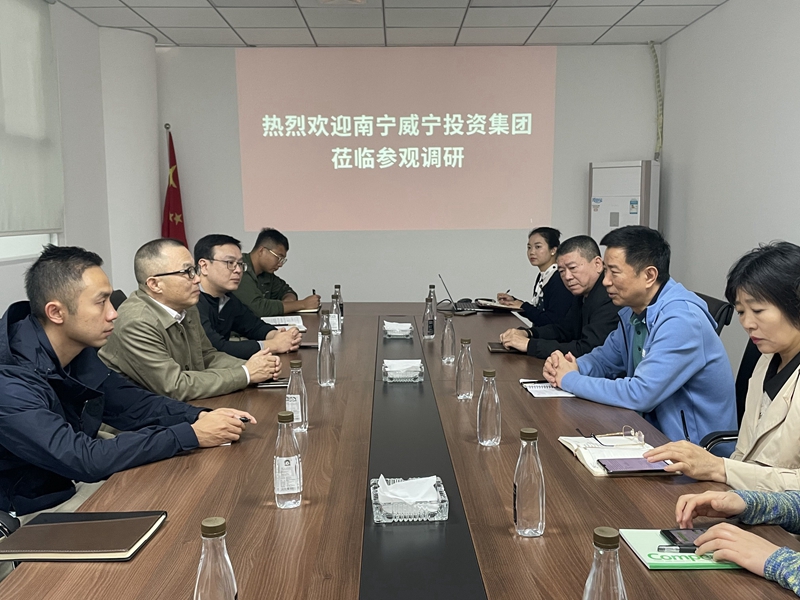 /QJ_930955799832.jpg 与路桥体育座谈现场.jpg