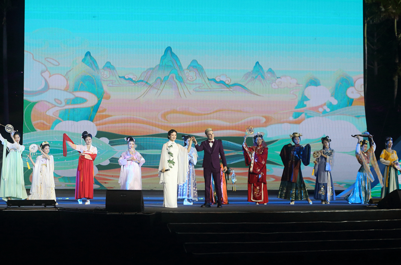 /QJ_007221424079.jpg 064A1662.JPG