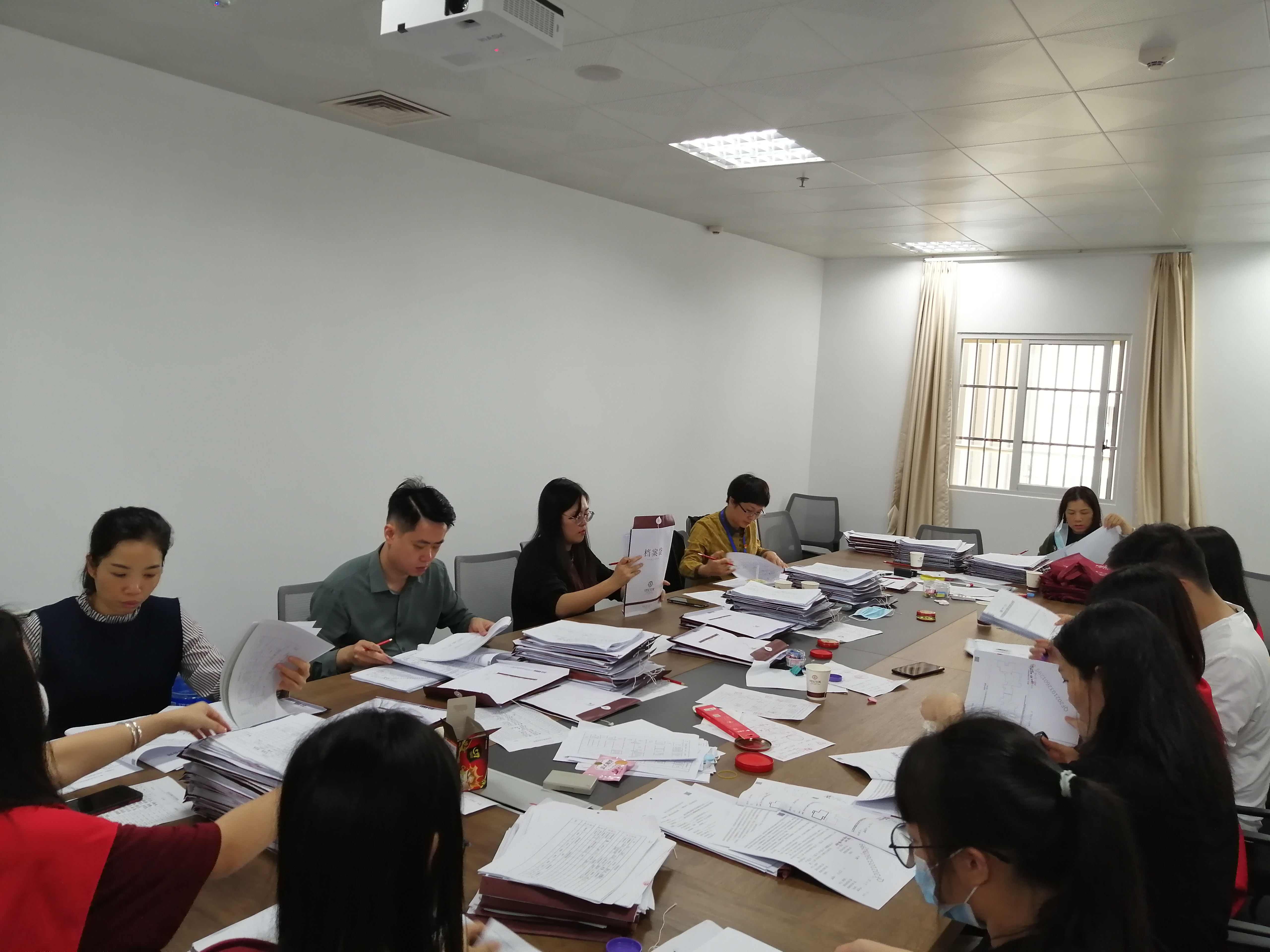 /QJ_775666352733.jpeg 公司各部门支援乐鱼(中国)世纪花城签约.jpeg