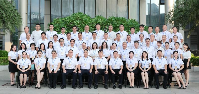 /QJ_366126526537.jpg 工会代表合影.jpg