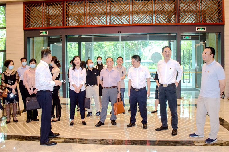 /QJ_215009116444.jpg 接待南宁学院考察团参观五象山庄.jpg