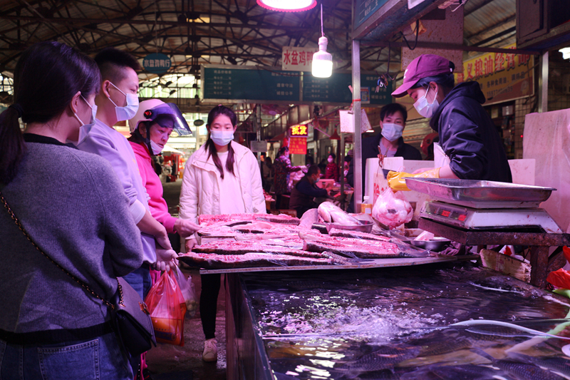 /QJ_633737221336.jpg 水产区供应充足.jpg