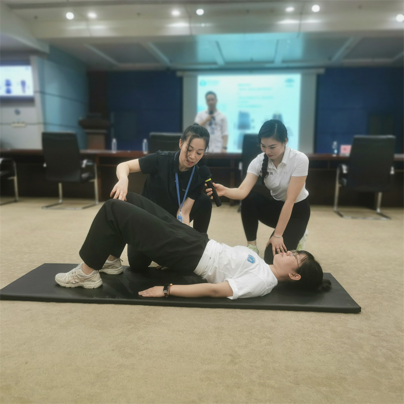 /QJ_191129026180.jpg “臀桥”矫正骨盆.jpg