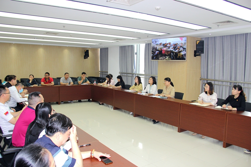 /QJ_913872126108.jpg 乐鱼(中国)市场公司机关党支部党员大会分享红色故事、诵读烈士家书.jpg