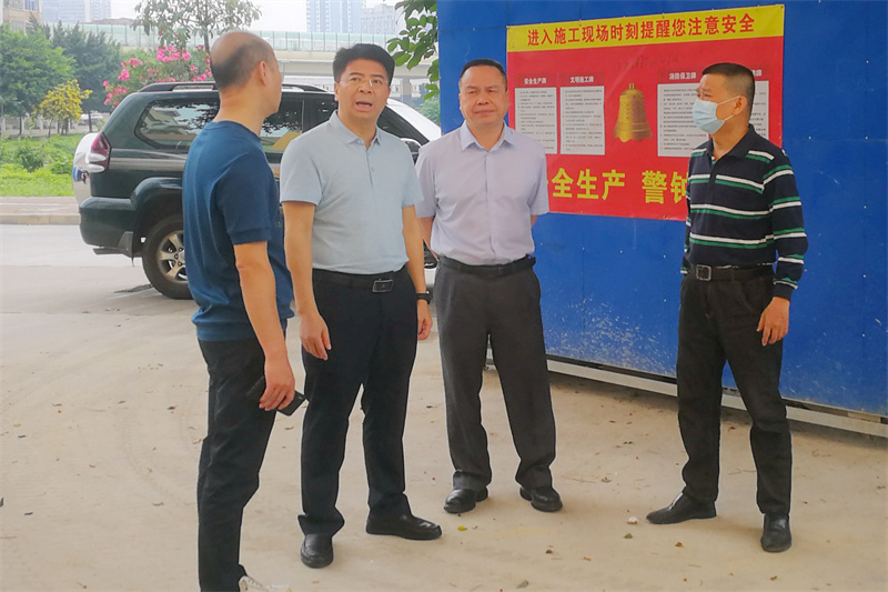 /QJ_234636547359.jpg 新阳造纸厂商业楼装修施工调研现场(拍摄:何贞艳).jpg