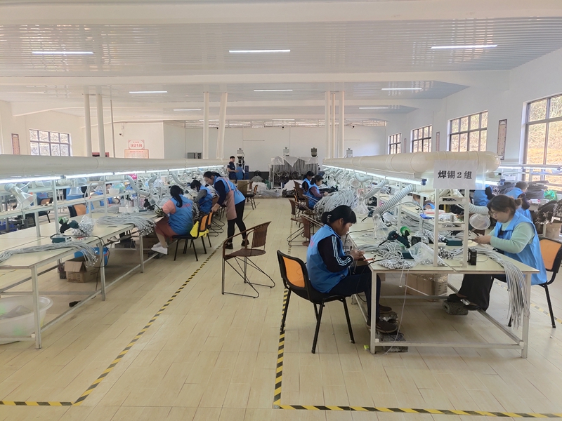 /QJ_887667035451.jpg 扶贫车间.jpg