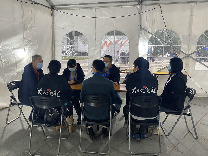 /QJ_935775022932.jpg 现场工作讨论会.jpg