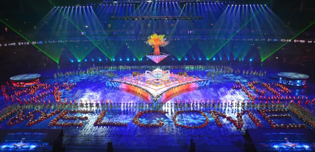 /QJ_931215190024.png 民歌节开幕式晚会.png