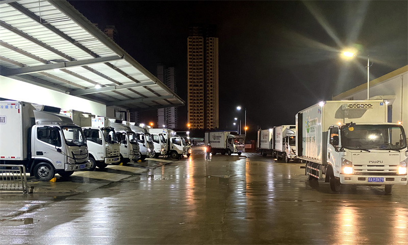 /QJ_619097141043.jpg 新学期配送首日发车(梁绍恩).jpg