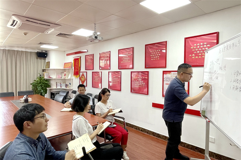 /QJ_240792614122.jpg 开展“融达小课堂”业务培训.jpg