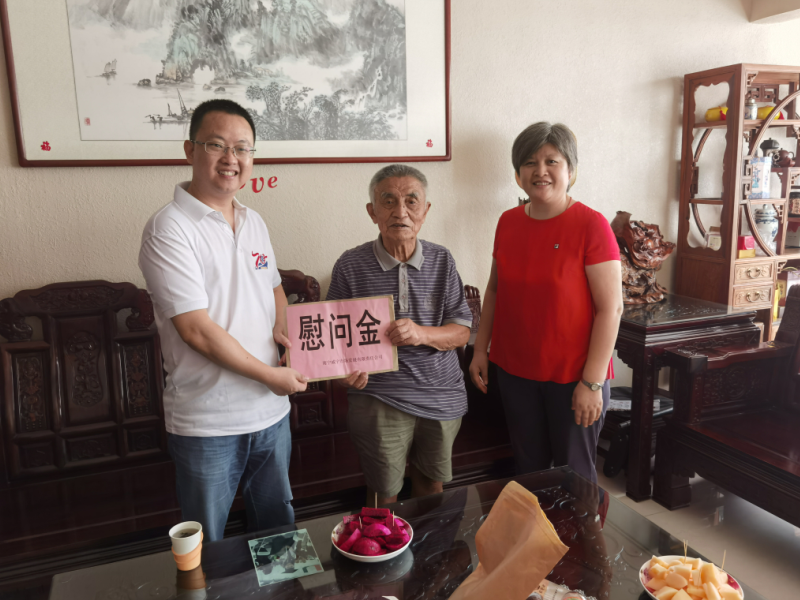 /QJ_127896746374.png 张志宏慰问离休老干部陆义洲.png