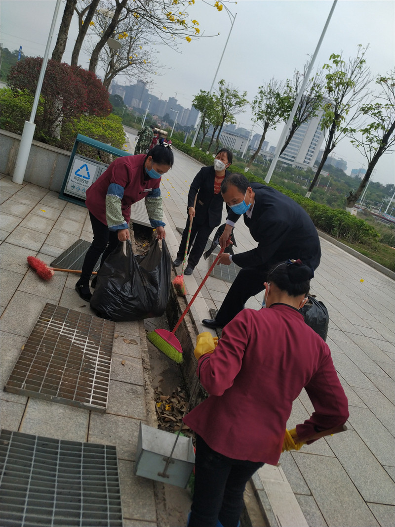 /QJ_433116458179.jpg 广西体育中心开展“五大清洁行动“_副本.jpg
